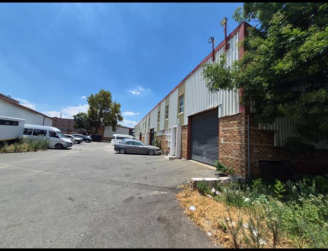 9,000M² WAREHOUSE FOR SALE IN DENVER